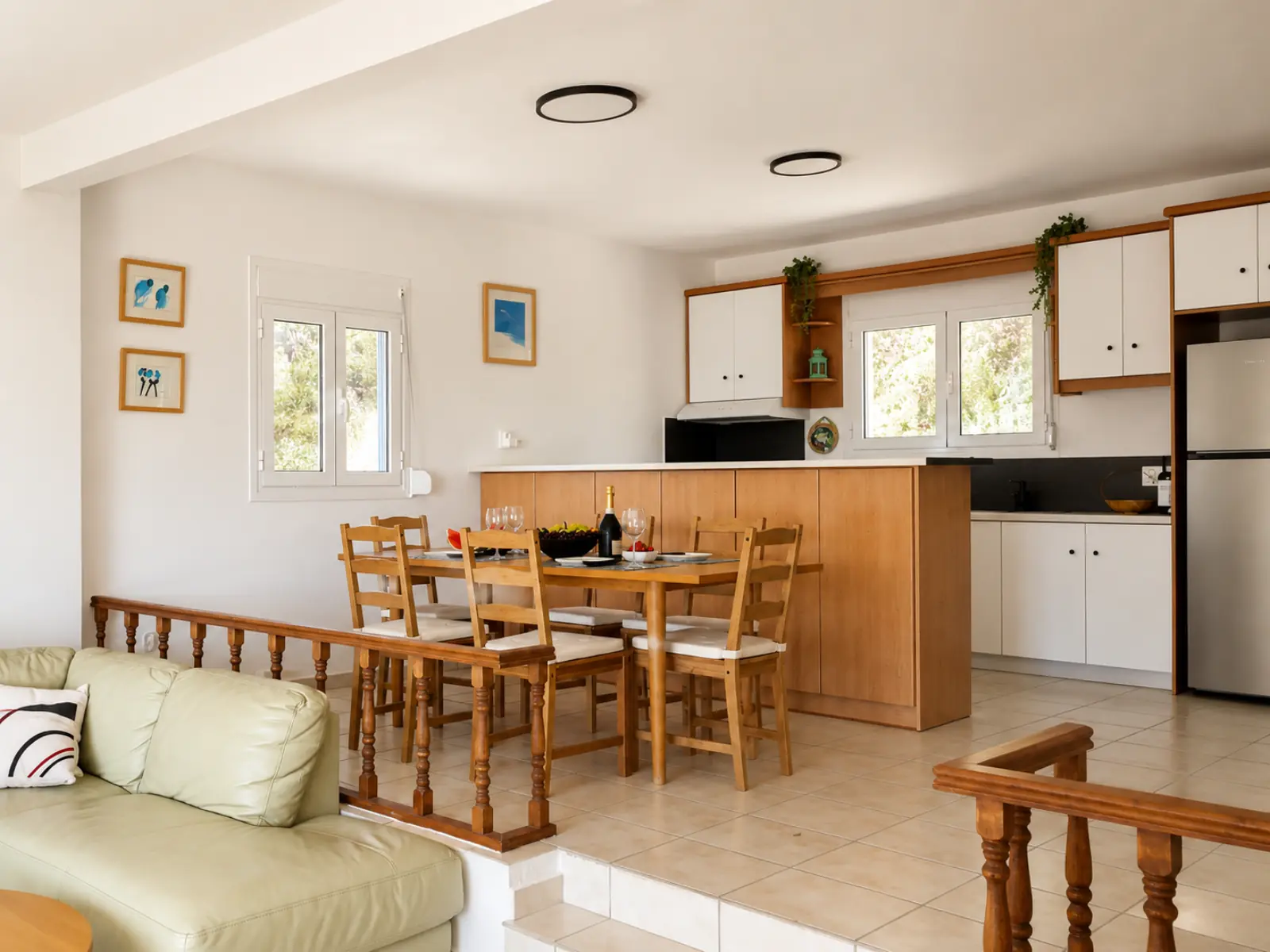 Kitchen & dining area